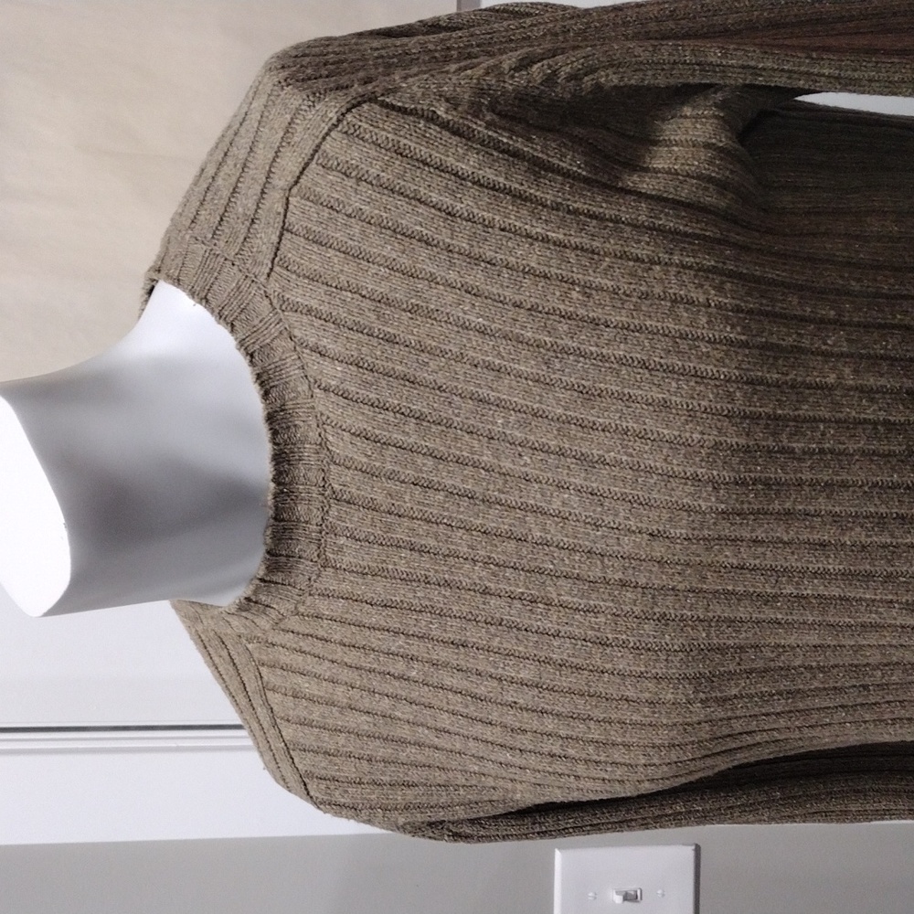 Abercrombie and Fitch mens heather green cotton & wool blend crewneck sweater.